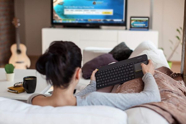 Logitech K400 Plus Wireless Livingroom Keyboard with Touchpad for Home Theatre PC Connected to TV, Customizable Multi-Media Keys, Windows, Android, Laptop- Black - Image 3